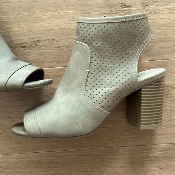 a.n.a. Memory Foam Zip Peep Toe Block Heel Booties - Picture 7 of 13